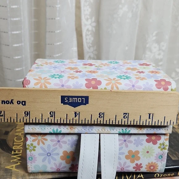 NWOT Foldable 4 Slot Eye‎ & Sun Glasses Storage Box Snaps Close Great For Travel - Picture 6 of 9